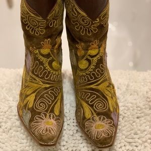 Rockwell Tharp boots
